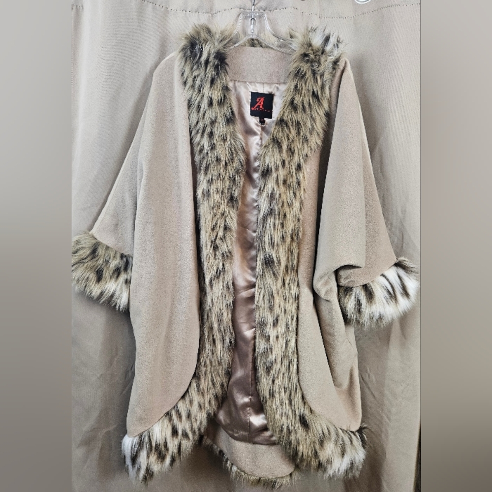 Faux fur trim fleece jacket